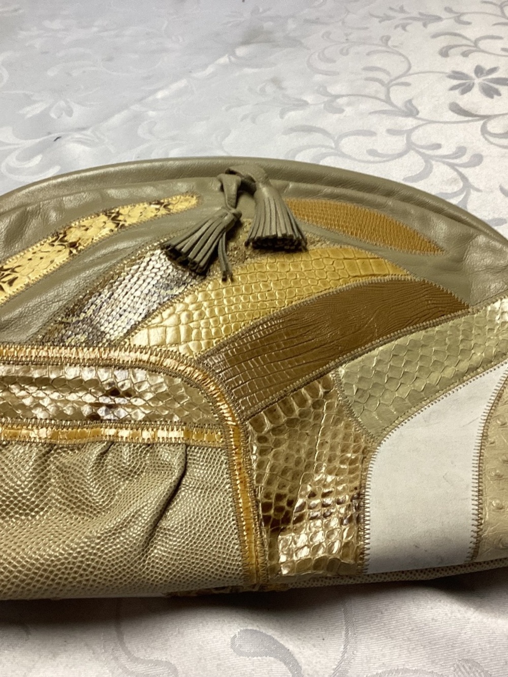 Vintage CLUTCH. NICE UNIQUE. SNAKESKIN ?LEATHERS